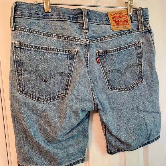 Levi’s Light Wash Men’s Shorts - Picture 2 of 4